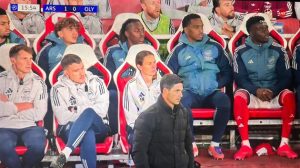 Ally McCoist thấy khó tin khi nhìn băng ghế dự bị của Arsenal_695a2c9e3e2a0.jpeg