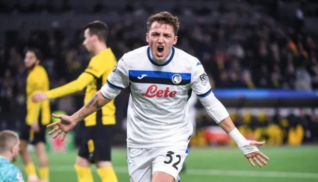 Arsenal cử tuyển trạch theo dõi tiền đạo hàng đầu Serie A_695a804e36080.jpeg