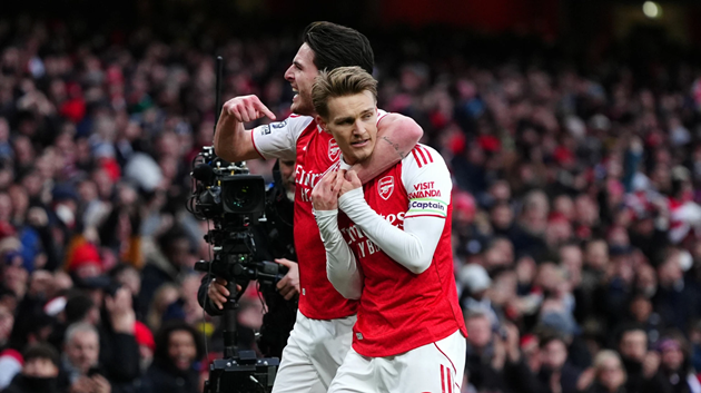 Arsenal hạ Brighton, Piers Morgan nói lời tâm can về Odegaard_695a13be0e08b.png