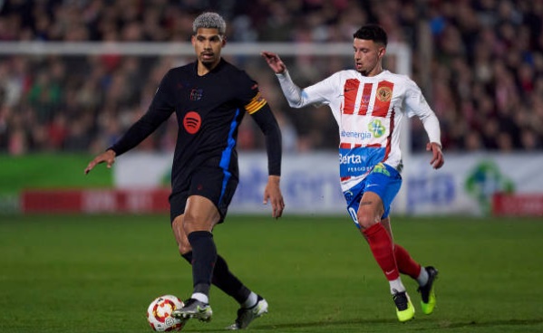 Arsenal nhận câu trả lời cho thương vụ Ronald Araujo_695a7b64843be.jpeg