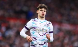 Arsenal sẵn sàng chiến đấu với Liverpool để có Milos Kerkez_695a5ccc4ad8a.jpeg