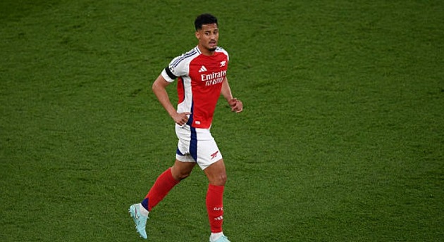 Arsenal sẵn sàng trả lương kỷ lục để giữ chân Saliba_695a2eca973be.jpeg