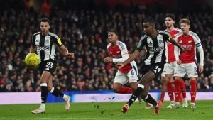 Arsenal thất thủ trước Newcastle, giấc mơ League Cup xa vời_695a7c42ab23c.jpeg