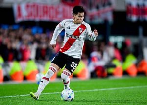 Arsenal và Barcelona cạnh tranh chữ ký sao trẻ River Plate_695a35145e54f.jpeg