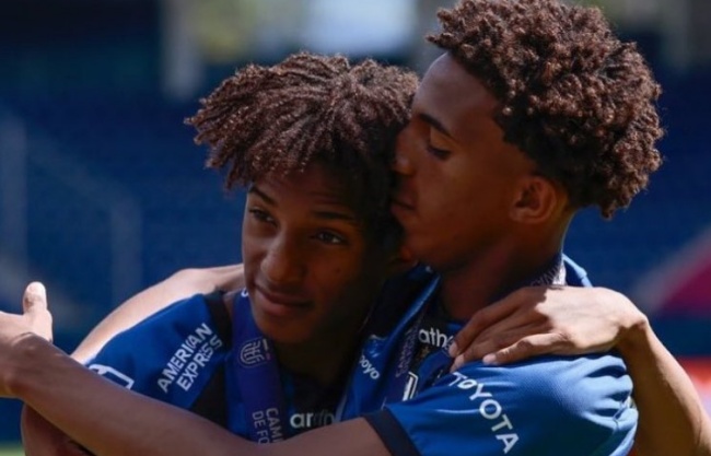 Arsenal vượt mặt Barcelona, chiêu mộ 2 anh em Quintero từ Ecuador_695a1b3a98432.jpeg