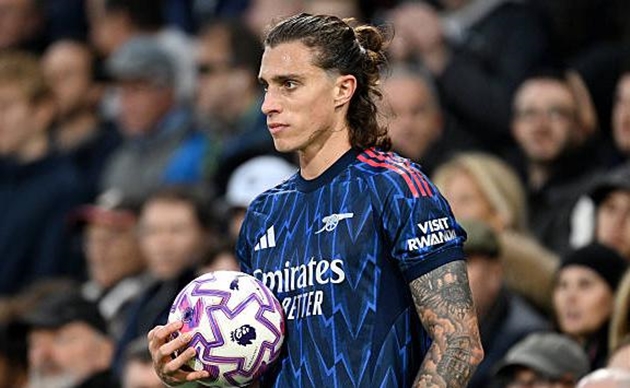 Calafiori khiến hàng tiền vệ Arsenal trở nên biến hóa hơn_695a292b79fcc.jpeg