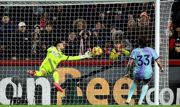 CĐV Arsenal chỉ trích Raya sau sai lầm đáng trách trước Brentford_695a7db72e3cb.jpeg