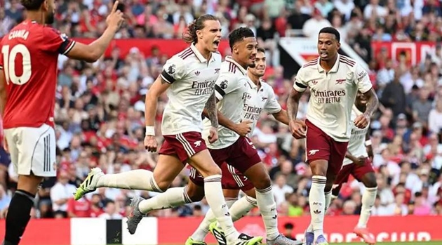 Chiến thắng tại Old Trafford: Dấu hiệu của nhà vô địch hay lời cảnh báo cho Arsenal?_695a377f323d0.jpeg