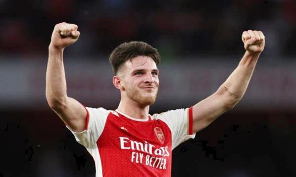 Chuyên gia chỉ ra phương án thay thế Declan Rice ít ai ngờ_695a9e6a5b432.jpeg