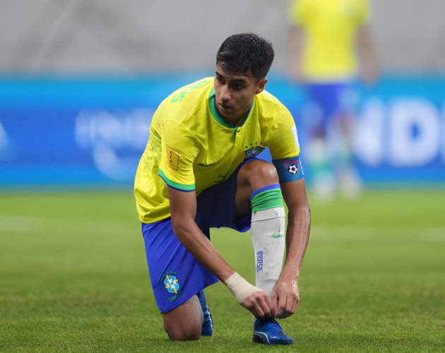 Chuyển nhượng tối 01/10: Maguire hết cửa ở lại MU; Real, Arsenal tranh trung vệ 18 tuổi_695a979bcb5fa.jpeg