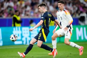 Có đến 6 CLB theo đuổi Kieran Tierney_695aa30995864.jpeg