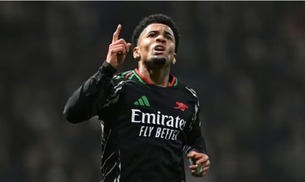 Con trai tỏa sáng cho Arsenal, cha Ethan Nwaneri có cử chỉ ấm áp_695a8ed9d2b9a.jpeg