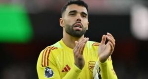 Courtois gây bất ngờ, xếp Raya vào top 3 thủ môn thế giới_695a1fd1bd2e4.jpeg