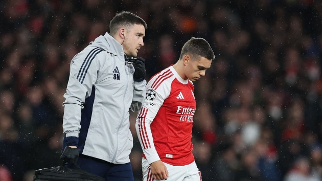 Cú ngã của Trossard cảnh báo nguy cơ cho Arsenal_695a1d143a2fc.jpeg