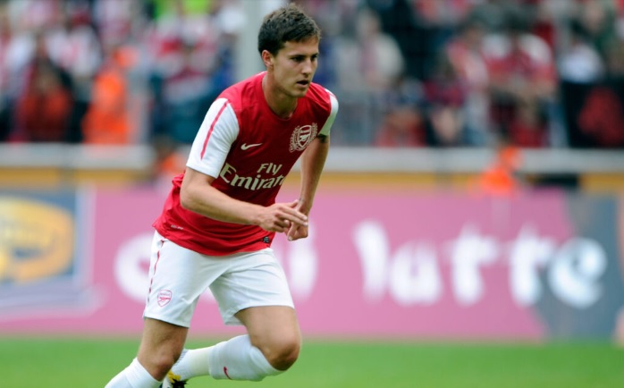 Cựu cầu thủ Arsenal trở lại làm HLV cho đội U14_695a636bed99a.jpeg