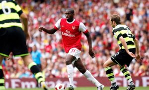 Cựu cầu thủ Arsenal trở lại với bóng đá sau khi ra tù vì tội buôn chất cấm_695a3d93a52d3.jpeg