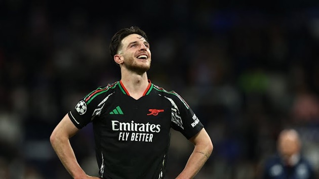 Declan Rice bị CĐV Real tấn công: Chuyên gia yêu cầu dừng trận đấu, gọi cảnh sát_695a5b62021d4.jpeg