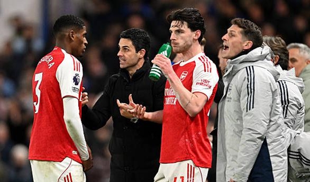 Điểm yếu chí mạng của Arsenal bị phơi bày tại Stamford Bridge_695a1bc1e0c01.jpeg