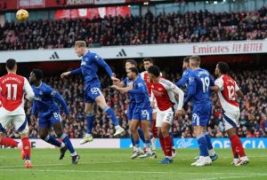 Dùng “bóng chết” đua vô địch? Arsenal vỡ mộng trước “ông kẹ” Everton_695a82080d624.jpeg