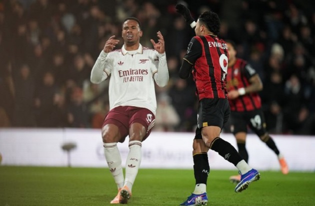 Gabriel chuyền hỏng sơ đẳng biếu bàn cho Bournemouth_695a0f745b29b.jpeg