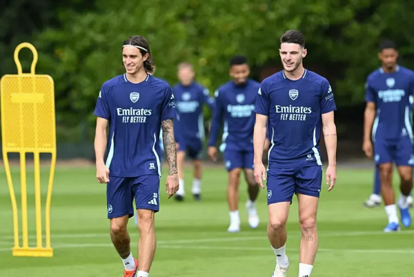 Gạch tên Saka, Odegaard, Petit chỉ ra ngôi sao bùng nổ của Arsenal_695aa68e55af1.png