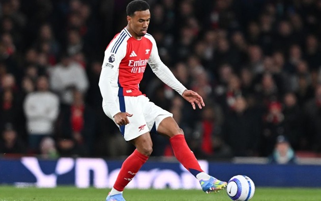 Giới chuyên gia chỉ ra ngôi sao Arsenal đủ sức thay thế Gabriel Magalhaes_695a5ea83e208.jpeg