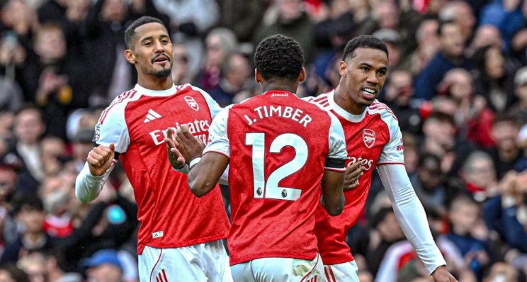 Hàng thủ Arsenal 2025/26: Trên đường trở thành vĩ đại nhất Ngoại hạng Anh?_695a2045a23da.jpeg