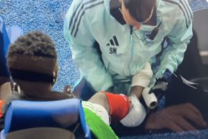 Hình ảnh đáng lo của Saka sau trận thắng đậm Ipswich_695a5a33ac060.jpeg