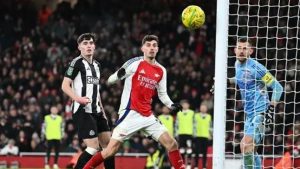 Ian Wright chỉ dạy 2 cầu thủ Arsenal dứt điểm sau trận thua Newcastle_695a7c3a5211d.jpeg