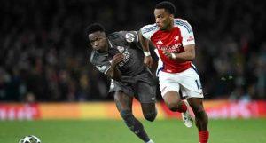 Jurrien Timber phải phẫu thuật mắt cá, nghỉ thi đấu dài hạn_695a4f06910f1.jpeg