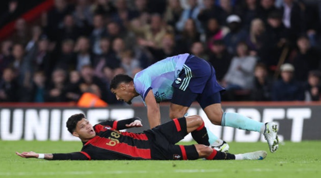 ”Không hiểu tại sao Saliba chỉ nhận thẻ vàng”_695a927026df9.jpeg