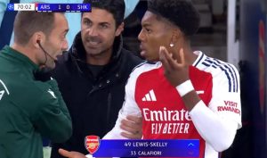 Lý do hài hước khiến Arsenal thiếu người trong 70 giây_695a91198b49e.jpeg