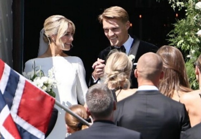 Martin Odegaard tổ chức lễ cưới tại Oslo, dàn sao Arsenal góp mặt_695a464218f63.jpeg