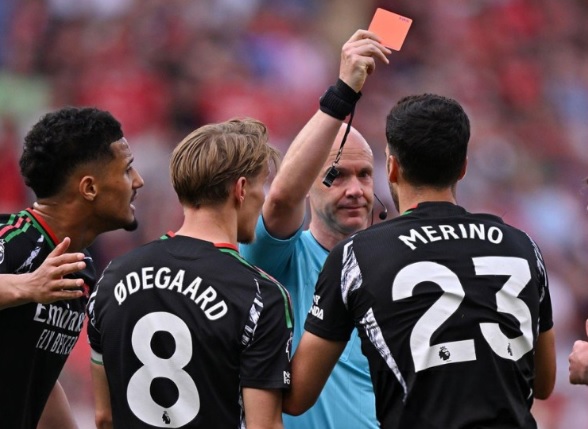 Mikel Merino: Từ người hùng đến tội đồ, thẻ đỏ định đoạt trận đấu_695a528feb79f.jpeg