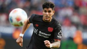 NÓNG! Arsenal lại nhảy vào, quyết cạnh tranh Piero Hincapie với Tottenham_695a353928f30.jpeg