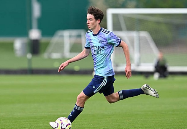 NÓNG! Arsenal quyết giữ tài năng U18 ghi 20 bàn/mùa_695a383576e93.jpeg