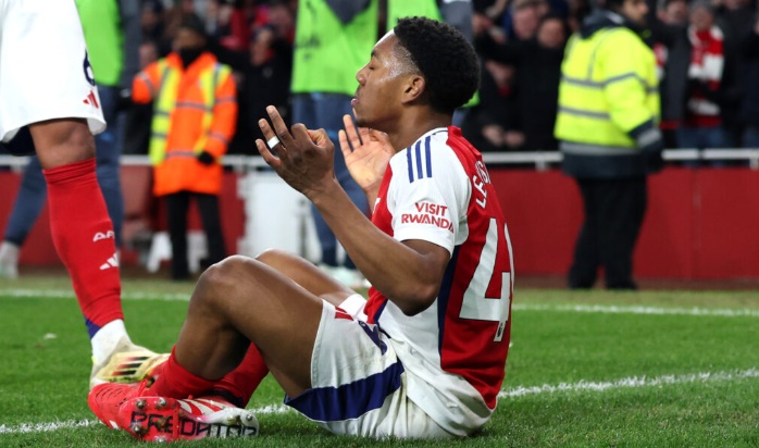 NÓNG! Arsenal trói chân thành công Lewis-Skelly_695a44eae1b31.jpeg