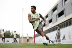 NÓNG! Rodrygo có động thái rõ ràng trước lời mời từ Arsenal_695a47b06dd5b.jpeg