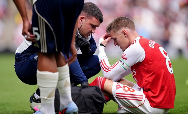 Odegaard trở lại, đối mặt sức ép từ Eze_695a2d995a53a.jpeg