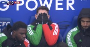 Pha bóng ”mù mắt” của Sterling_695a6f2425318.jpeg