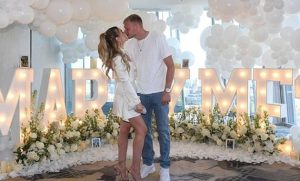 Ramsdale tổ chức lễ cưới, Seaman và cựu cầu thủ Arsenal vui vẻ tham gia_695a44e4087bc.jpeg