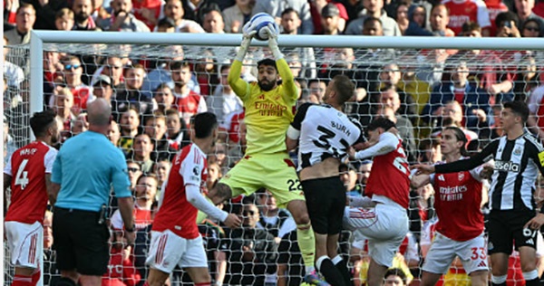 Raya vững chãi, Rice tỏa sáng: Cặp đôi định đoạt chiến thắng cho Arsenal_695a4faf7b0e0.jpeg