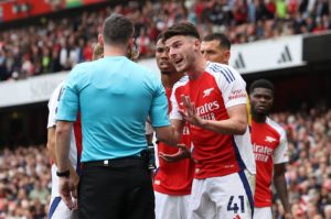 Rice bị đuổi, Arteta đáp trả chua chát_695a9f9de3625.jpeg