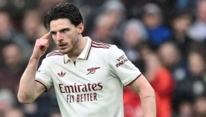 Rice nổi giận với Odegaard sau tình huống thiếu quyết liệt trước Aston Villa_695a191391b34.jpeg