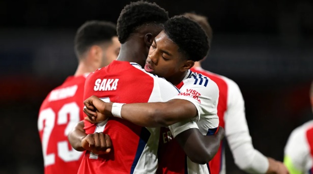 Saka tự hào về Lewis-Skelly; Lewis-Skelly ‘ngả mũ’ với Saka_695a82fa019b1.jpeg