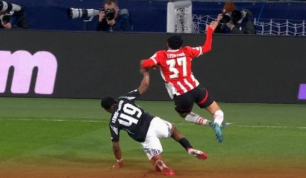 Sao Arsenal may mắn thoát thẻ đỏ_695a6985280b9.jpeg