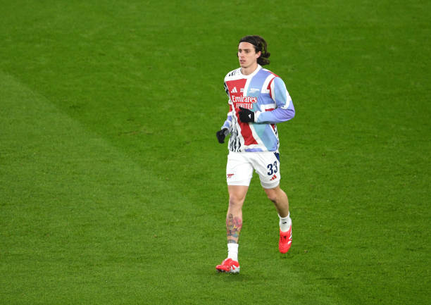 Tại sao Calafiori vắng mặt trong trận Arsenal vs Man United?_695a7ae37534b.jpeg