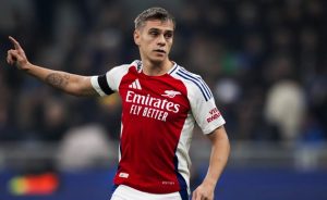 Trossard nhận định Caicedo là cầu thủ đẳng cấp ở Premier League_695a8b500b396.jpeg