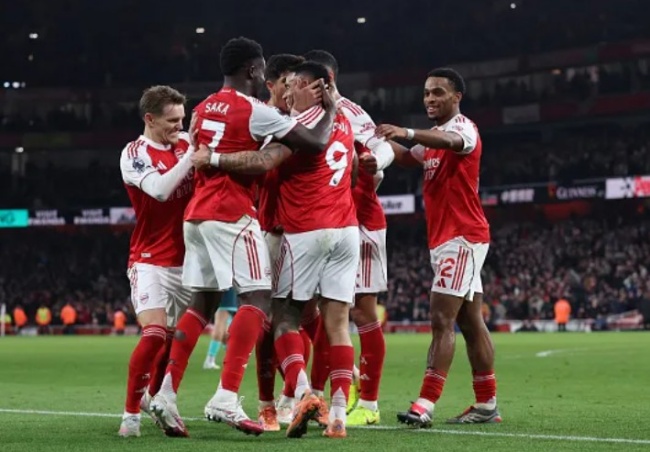 Walcott tin Aston Villa có thể đe dọa Arsenal và Manchester City trong cuộc đua vô địch_695a1700d26fb.jpeg