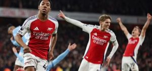 Xé lưới Man City, sao Arsenal được so sánh với Wayne Rooney_695a736bd1d42.jpeg